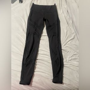 Black lululemon leggings size 8 perfect condition